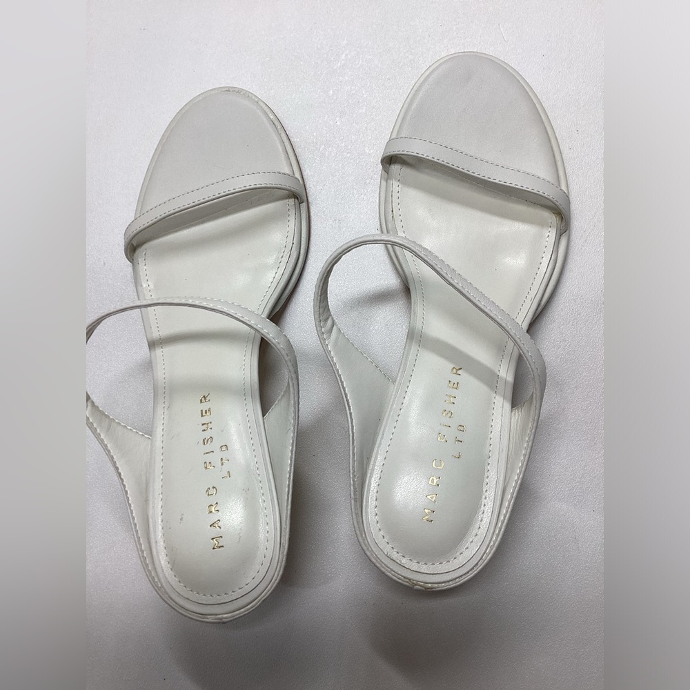 Marc Fisher LTD Alonde‎ kitten heels  white Sandals - Picture 2 of 12